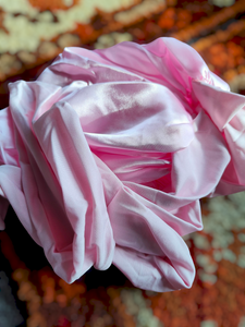 Short satin bonnet