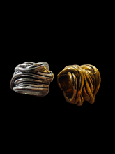 Load image into Gallery viewer, Random twist beads
