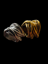 Load image into Gallery viewer, Random twist beads
